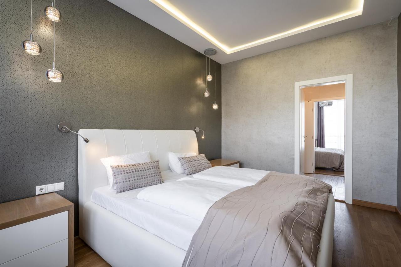 בודפשט Breathless Basilika View Elegant Flat With Balcony Need Reservation X Free Parking מראה חיצוני תמונה