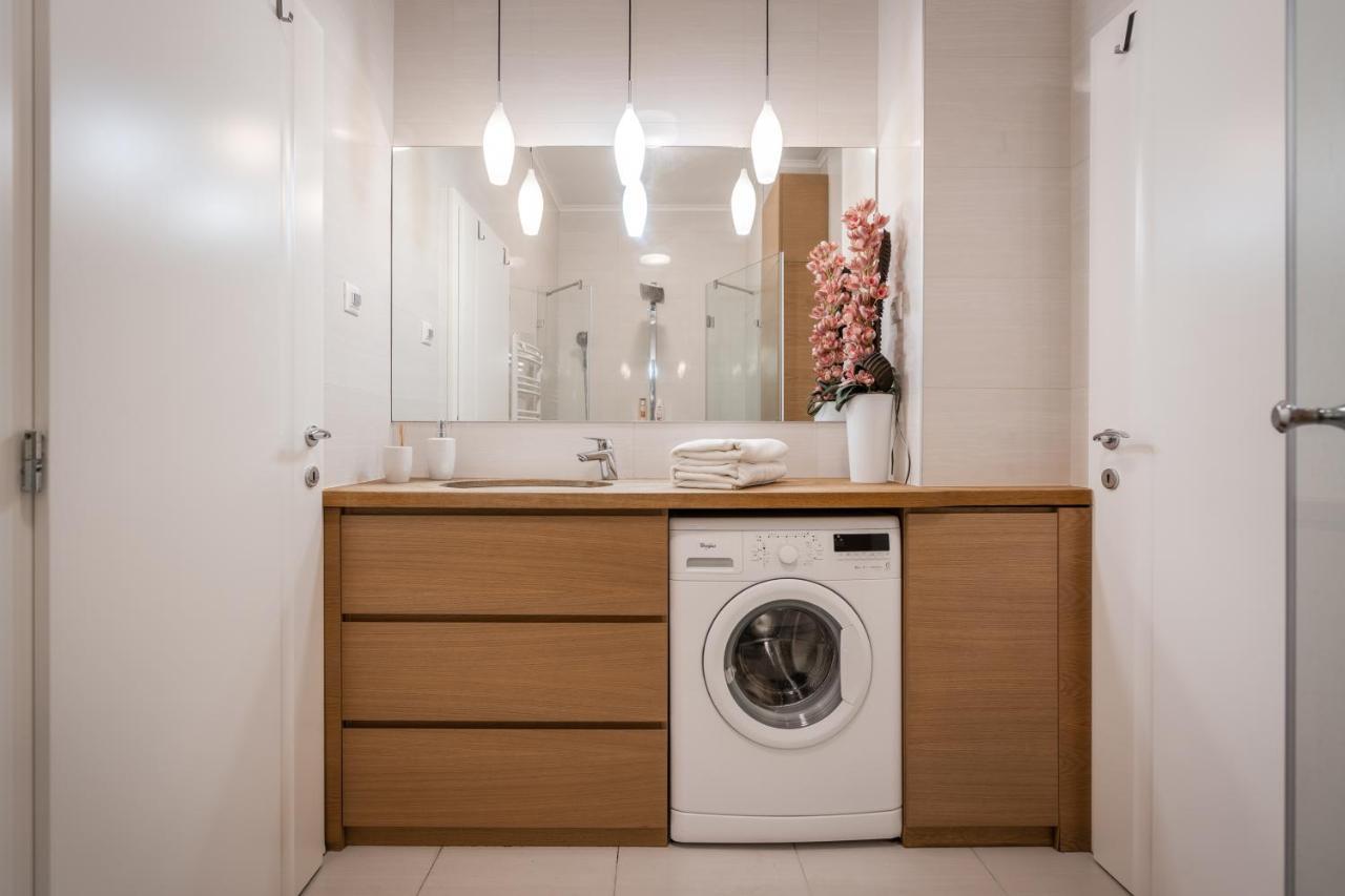 בודפשט Breathless Basilika View Elegant Flat With Balcony Need Reservation X Free Parking מראה חיצוני תמונה