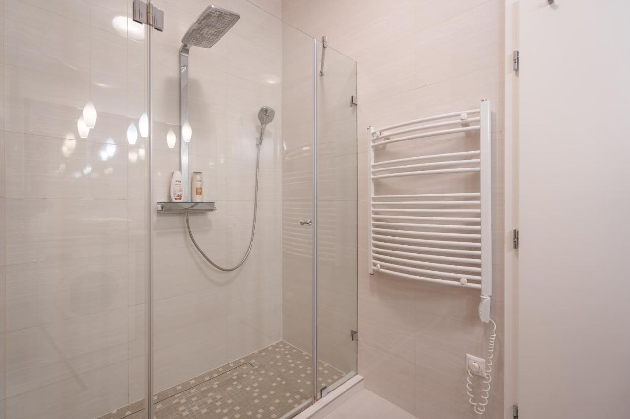 בודפשט Breathless Basilika View Elegant Flat With Balcony Need Reservation X Free Parking מראה חיצוני תמונה