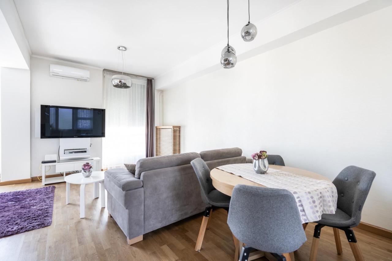 בודפשט Breathless Basilika View Elegant Flat With Balcony Need Reservation X Free Parking מראה חיצוני תמונה